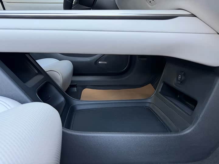 Фото 29 - Xiaomi SU7