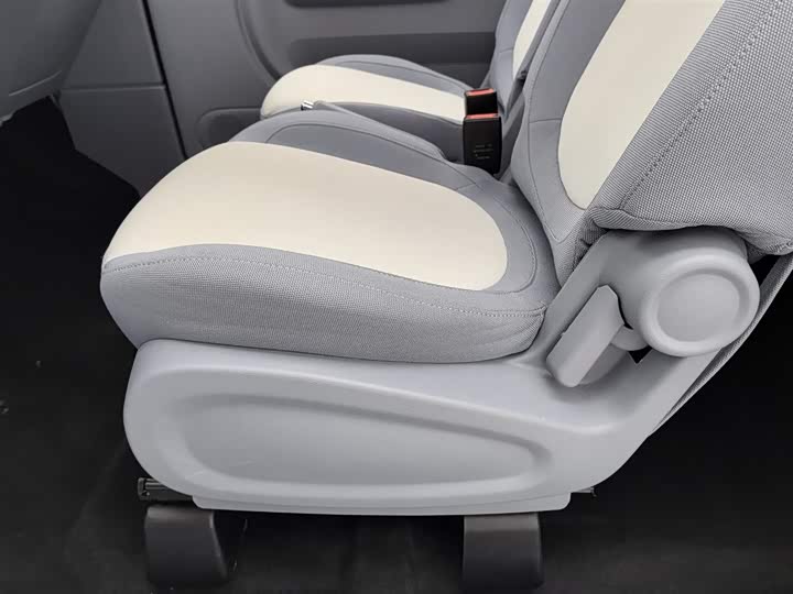 Фото 20 - Bestune Pony