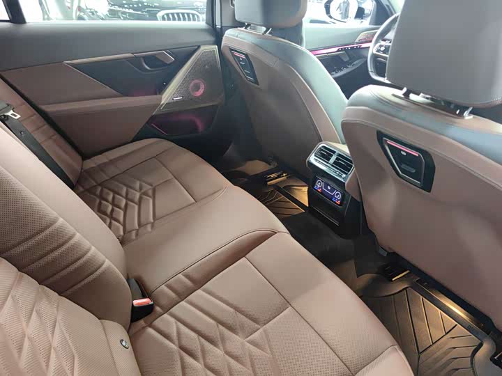 Фото 11 - BMW 5 Series