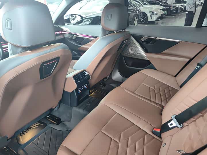 Фото 12 - BMW 5 Series