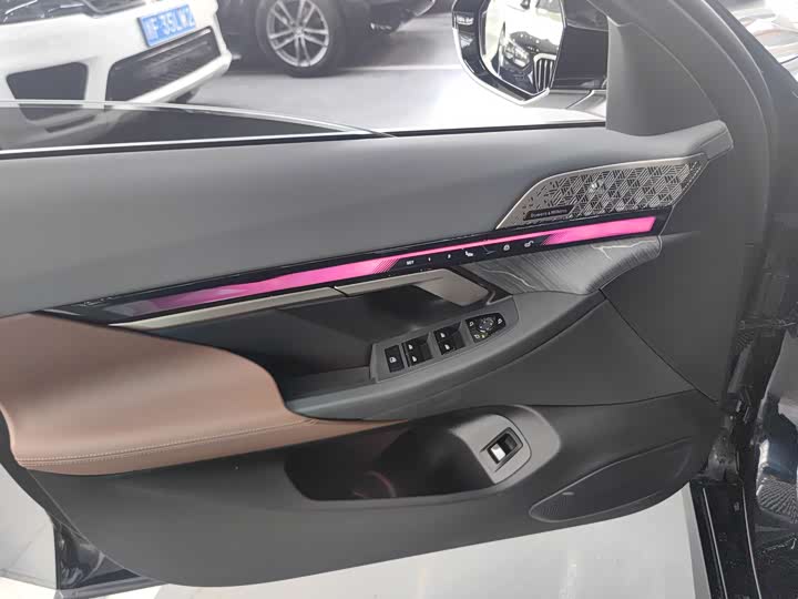 Фото 14 - BMW 5 Series