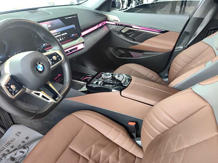 Фото 5 - BMW 5 Series