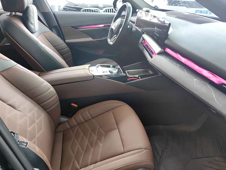 Фото 8 - BMW 5 Series