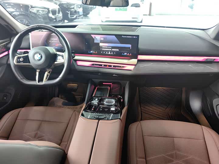 Фото 9 - BMW 5 Series