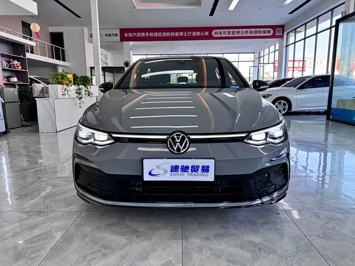 Фото 2 - Volkswagen Golf