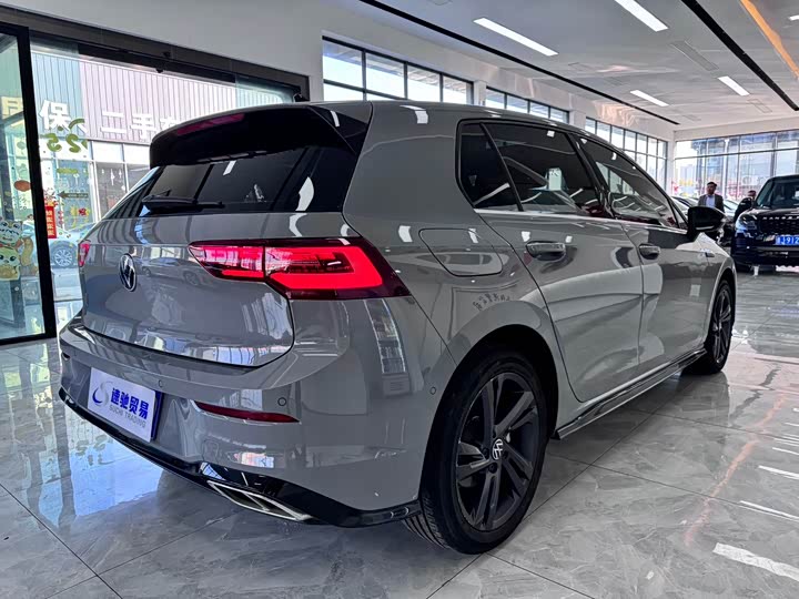 Фото 5 - Volkswagen Golf