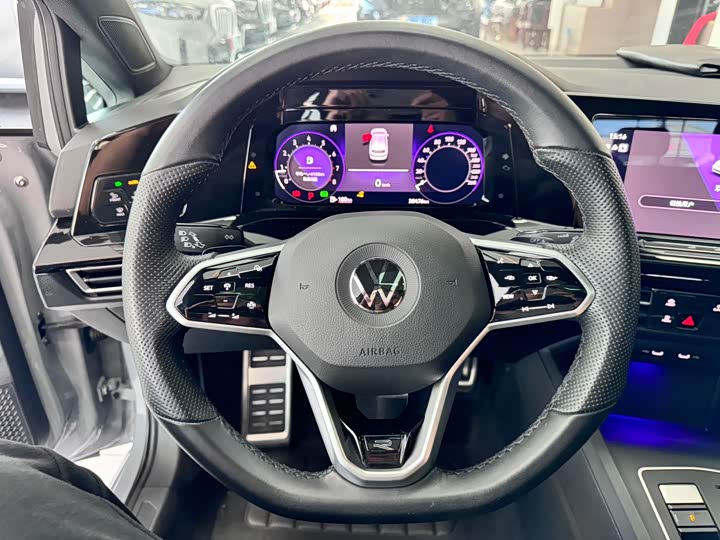 Фото 9 - Volkswagen Golf