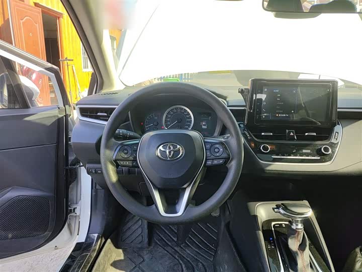 Фото 11 - Toyota Corolla