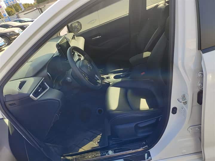 Фото 15 - Toyota Corolla