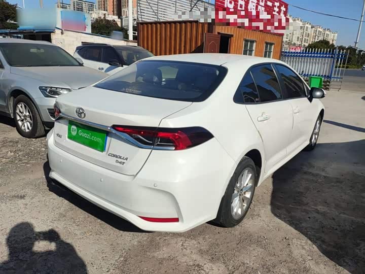 Фото 7 - Toyota Corolla