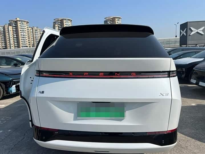 Фото 3 - XPeng X9
