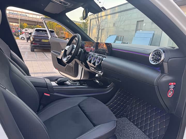 Фото 4 - Mercedes-Benz A-Class