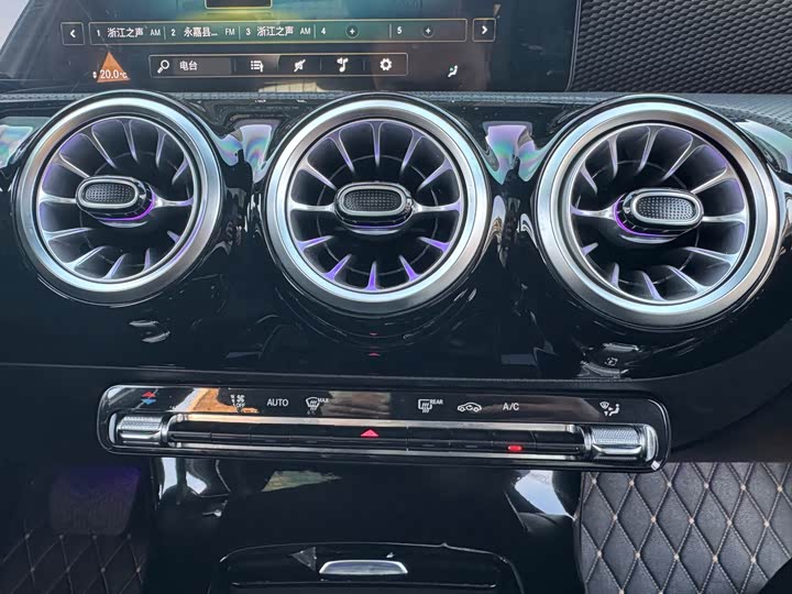 Фото 9 - Mercedes-Benz A-Class