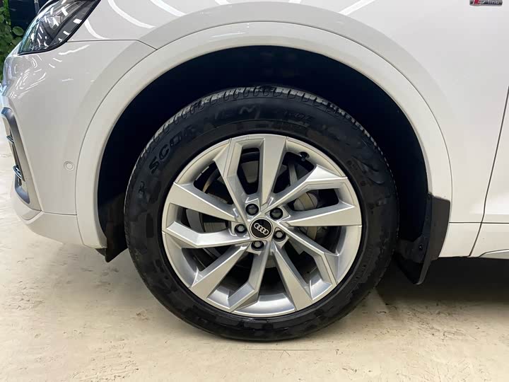 Фото 15 - Audi Q5L