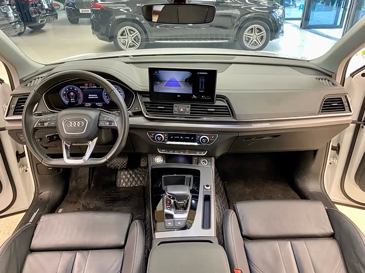 Фото 17 - Audi Q5L