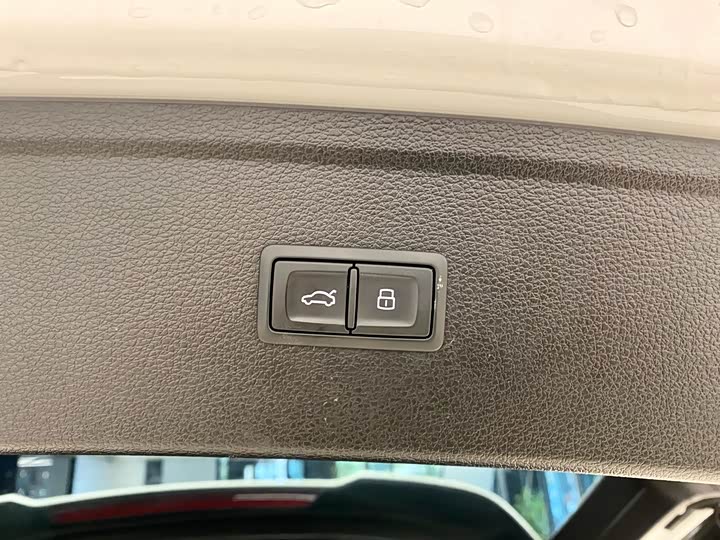 Фото 18 - Audi Q5L