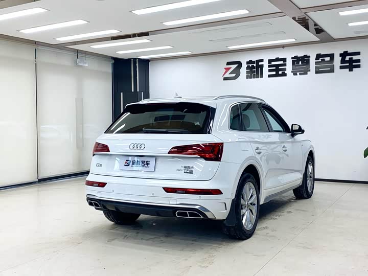Фото 20 - Audi Q5L