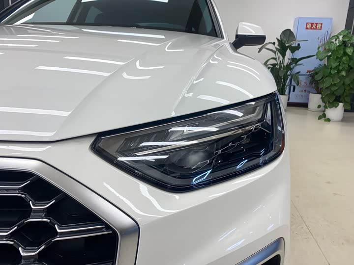 Фото 4 - Audi Q5L