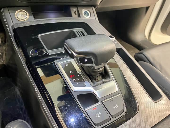 Фото 7 - Audi Q5L