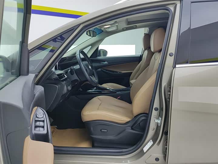 Фото 9 - Buick GL6