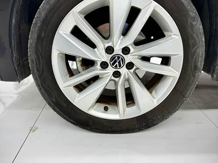 Фото 10 - Volkswagen T-Cross