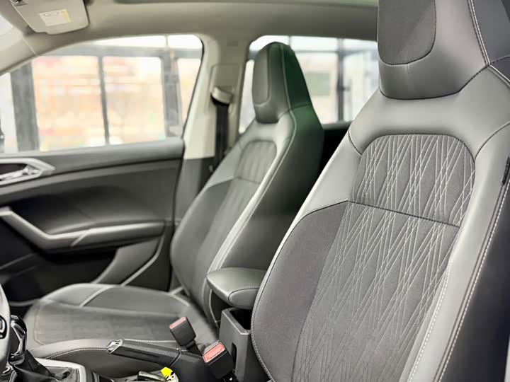 Фото 12 - Volkswagen T-Cross