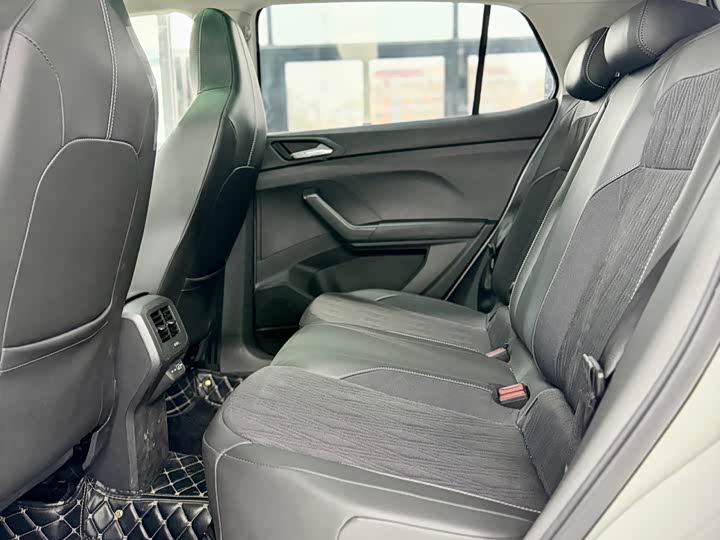 Фото 17 - Volkswagen T-Cross