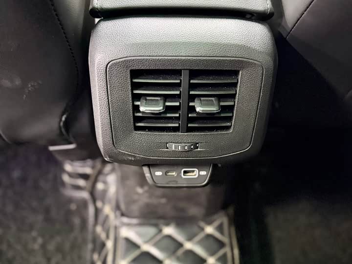 Фото 18 - Volkswagen T-Cross