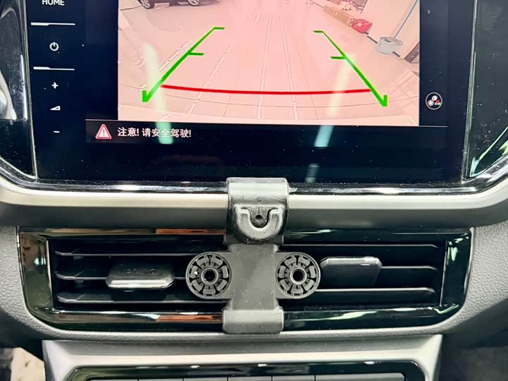 Фото 25 - Volkswagen T-Cross