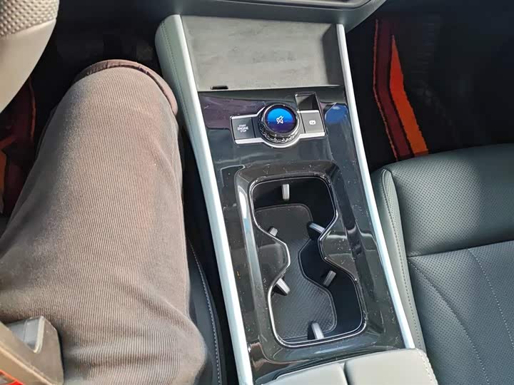 Фото 14 - Volkswagen Tiguan L Pro