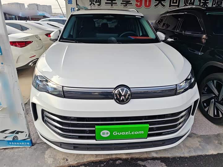 Фото 3 - Volkswagen Tiguan L Pro