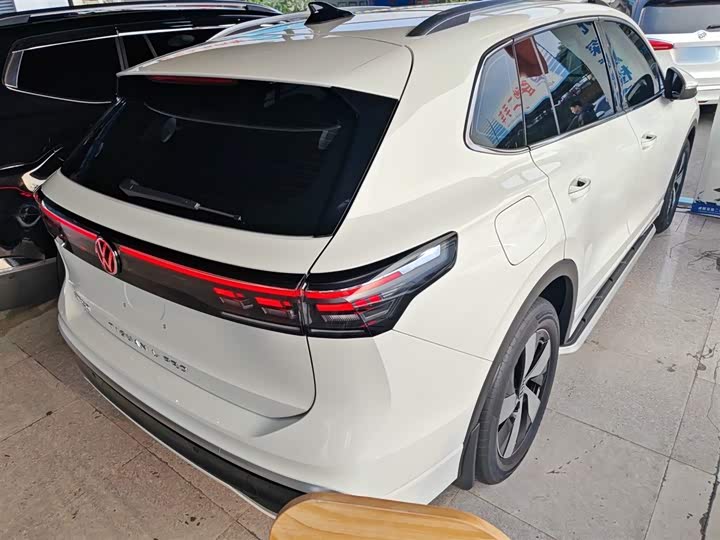 Фото 7 - Volkswagen Tiguan L Pro