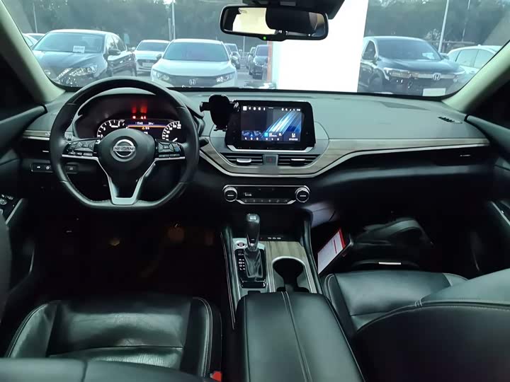 Фото 10 - Nissan Teana