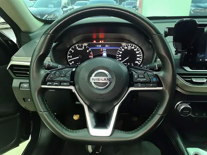 Фото 11 - Nissan Teana