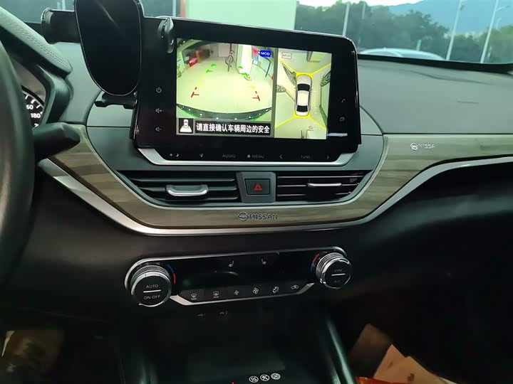 Фото 13 - Nissan Teana