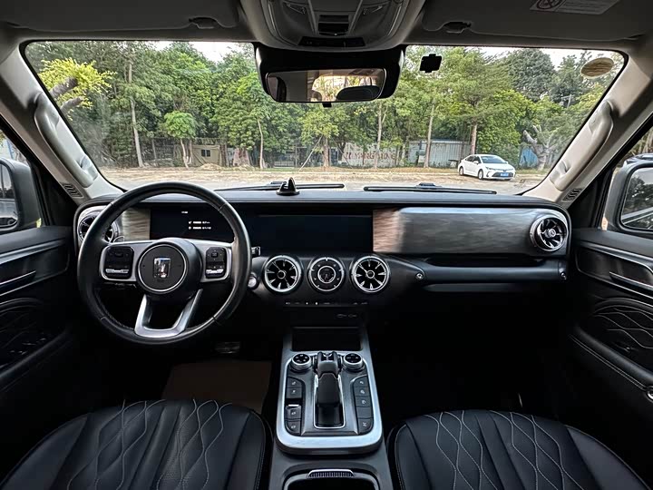 Фото 10 - Tank 300