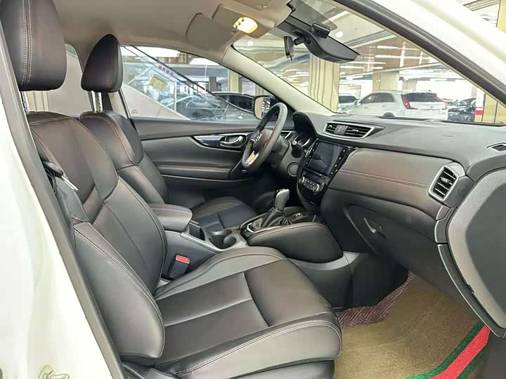 Фото 4 - Nissan Qashqai