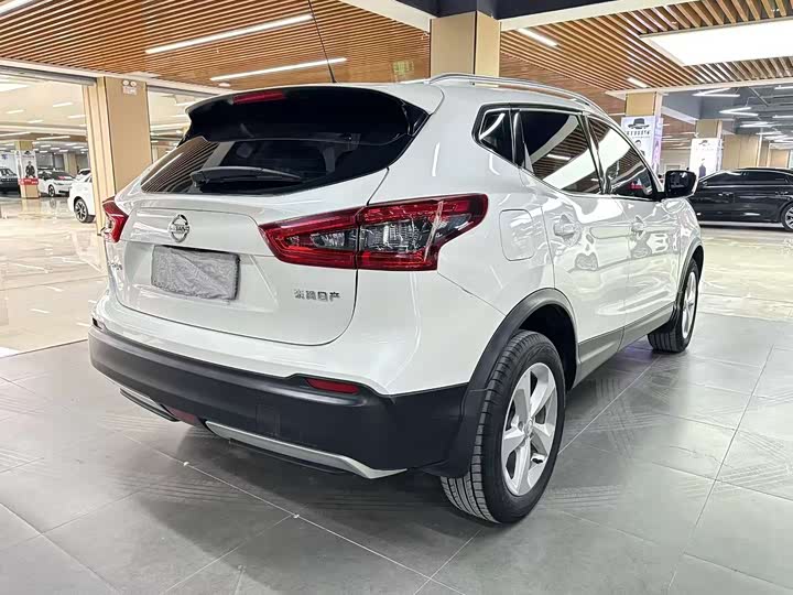 Фото 9 - Nissan Qashqai