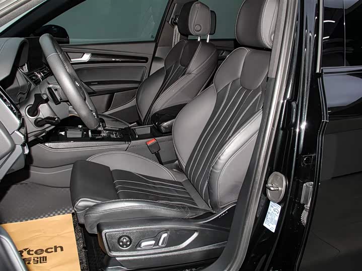 Фото 17 - Audi Q5L