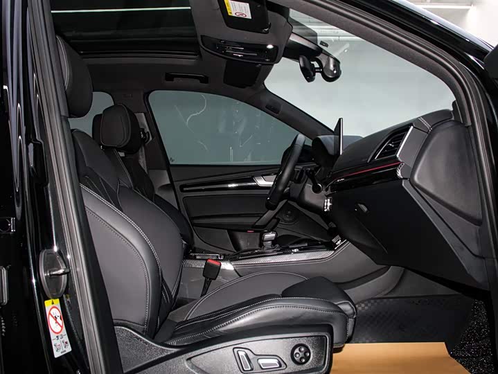 Фото 18 - Audi Q5L