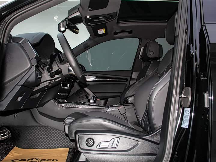 Фото 22 - Audi Q5L