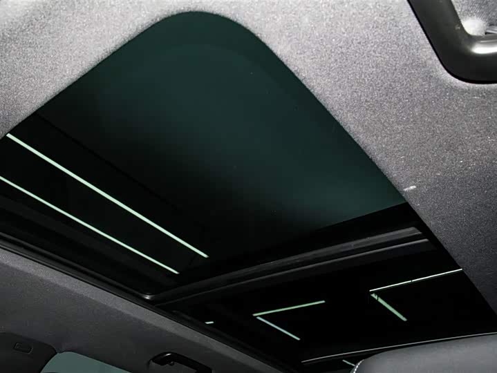 Фото 31 - Audi Q5L