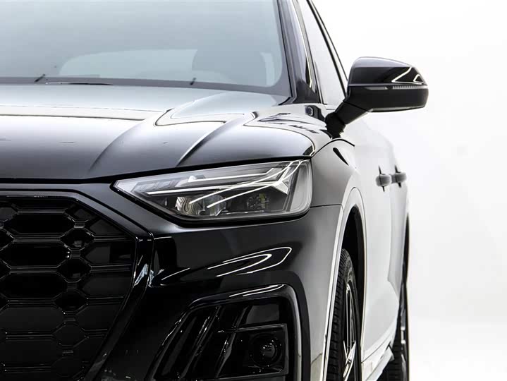 Фото 9 - Audi Q5L