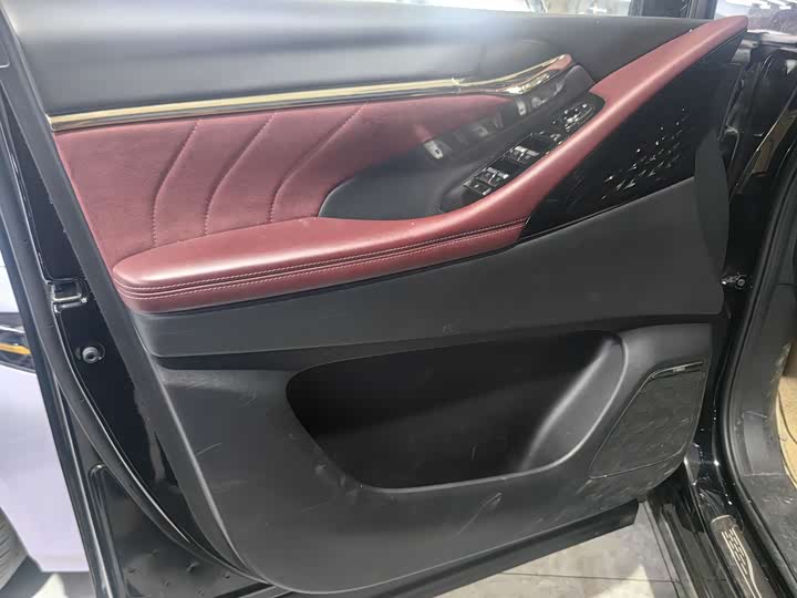 Фото 15 - GAC Trumpchi M8