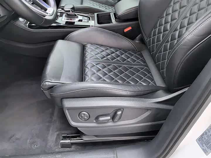 Фото 20 - Audi Q5L Sportback