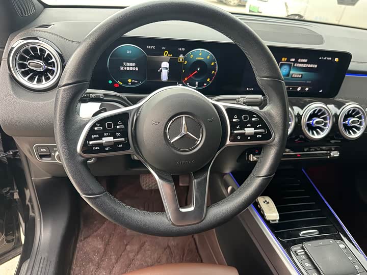 Фото 10 - Mercedes-Benz GLB-Class