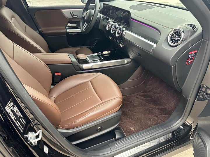 Фото 8 - Mercedes-Benz GLB-Class