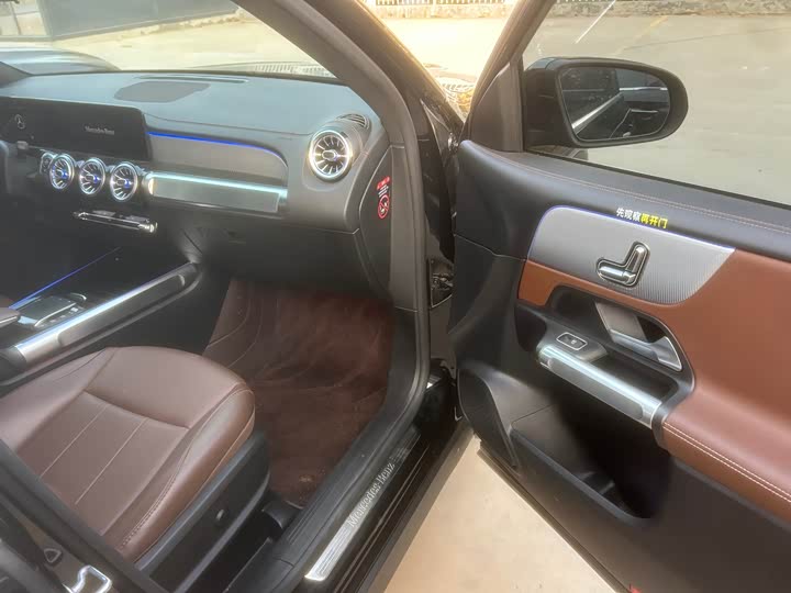 Фото 9 - Mercedes-Benz GLB-Class