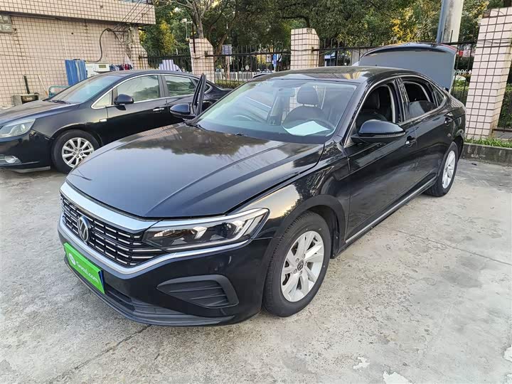 Фото 1 - Volkswagen Passat