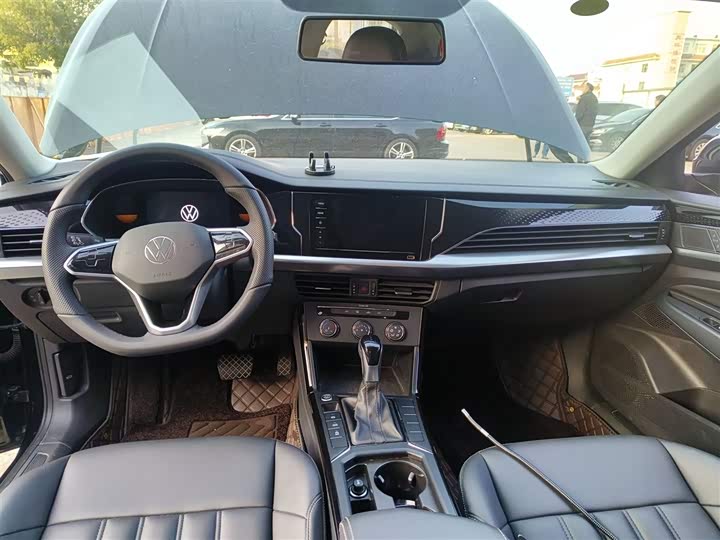 Фото 10 - Volkswagen Passat